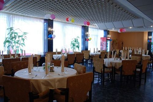 Elbrus Hotel Pazardzhik Exterior photo