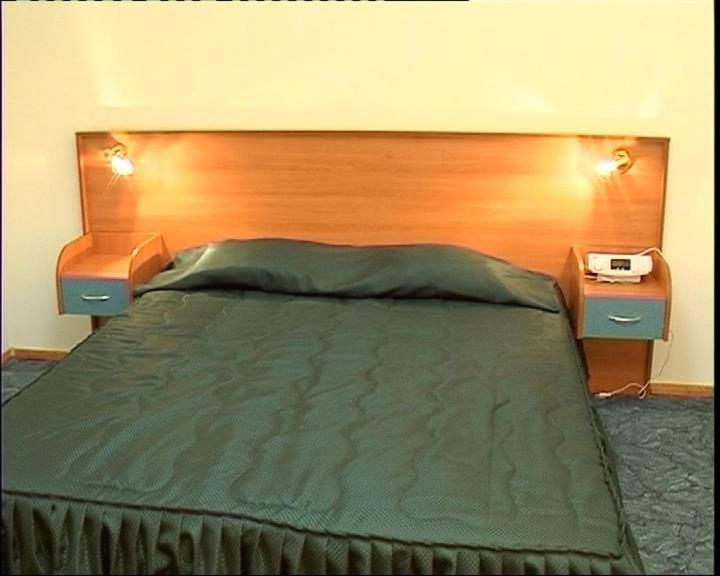 Elbrus Hotel Pazardzhik Room photo