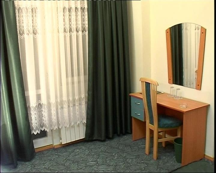 Elbrus Hotel Pazardzhik Room photo